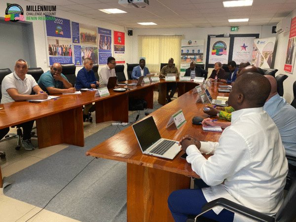 Réunion de démarrage et de cadrage de l’étude de conception détaillée d’un poste de péage et pesage moderne sur l’axe Bohicon – Dassa.